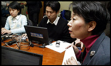 Seoul National University researcher Roe Jung Hye, right, said scientist Hwang Woo Suk used ordinary stem cells and photographic fakery.